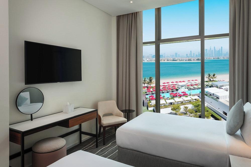 Th8 Palm Dubai Beach Resort, Vignette Collection — 7