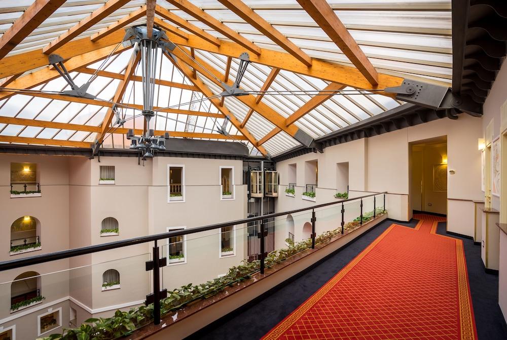 GRAND HOTEL YEREVAN — 10