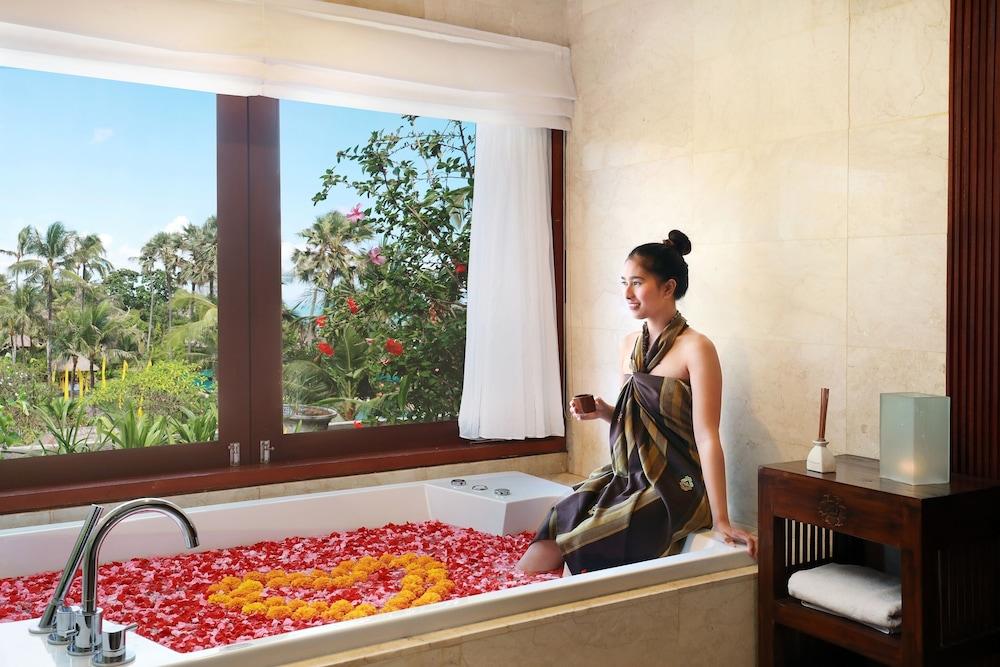 LEGIAN BEACH HOTEL — 10