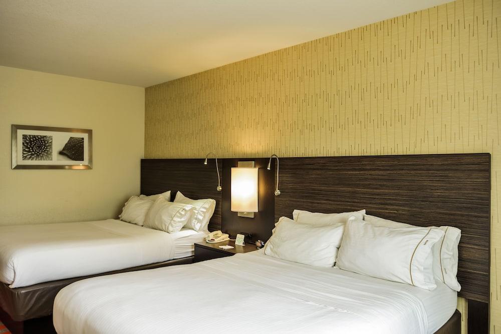Holiday Inn Express Bradford — 9