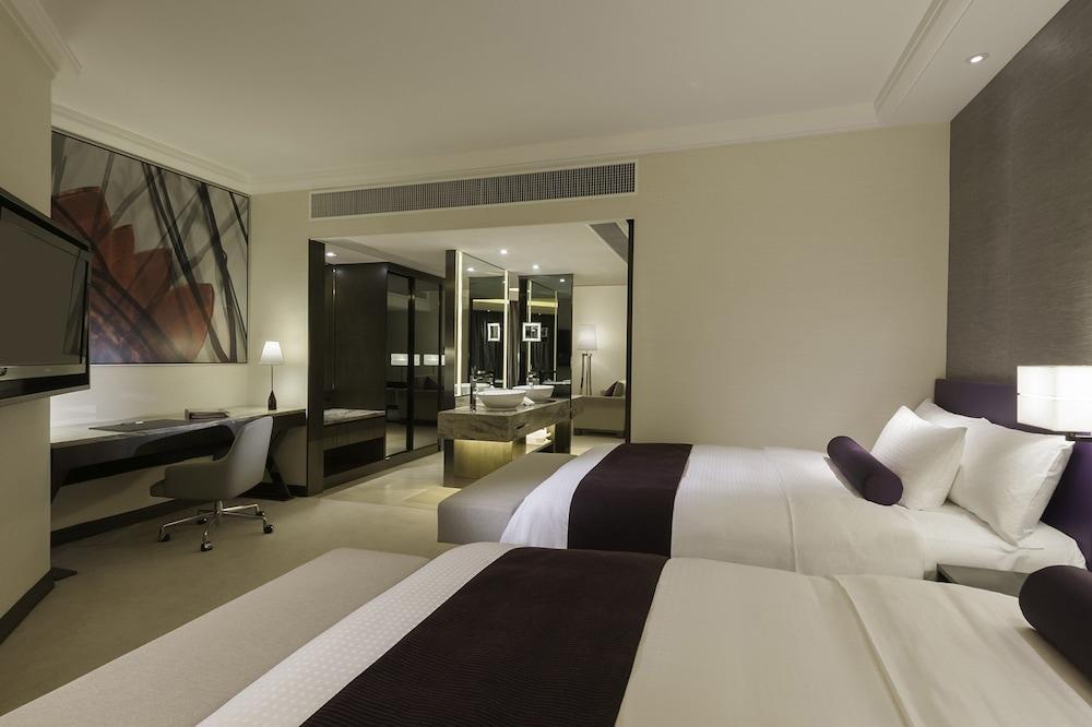 Gateway Hotel — 9