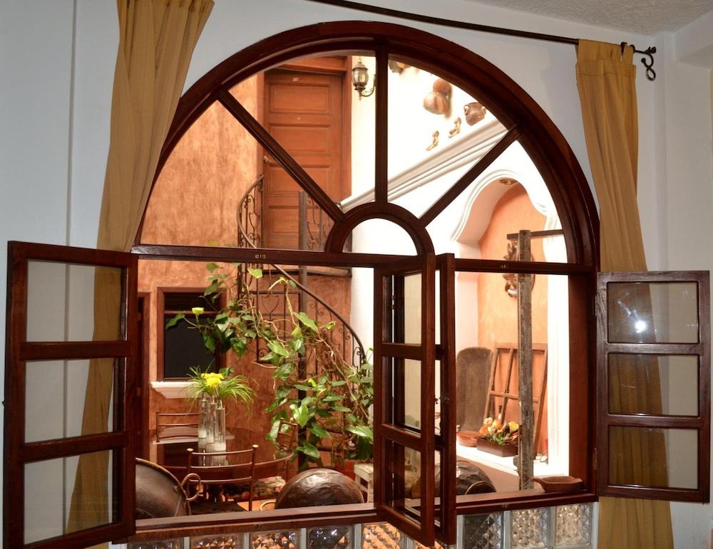 Villa Florencia Centro Hotel — 10