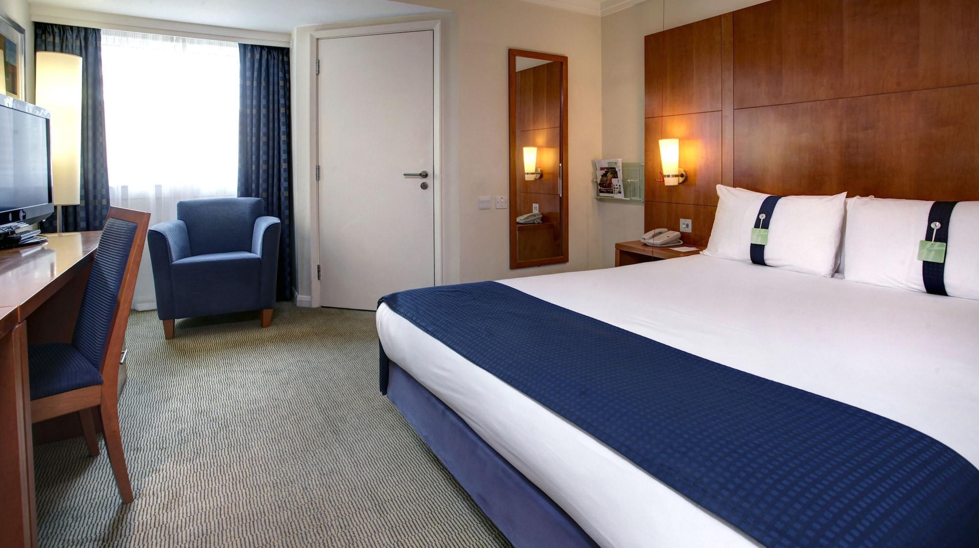 HOLIDAY INN BASINGSTOKE — 9