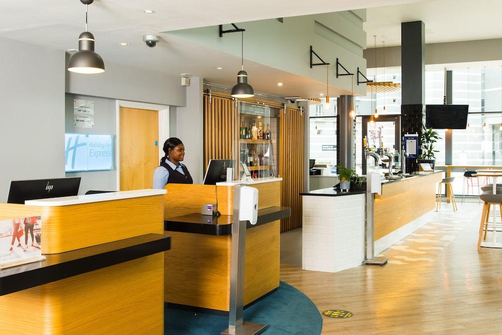 Holiday Inn Express Leeds City Centre Armouries — 6