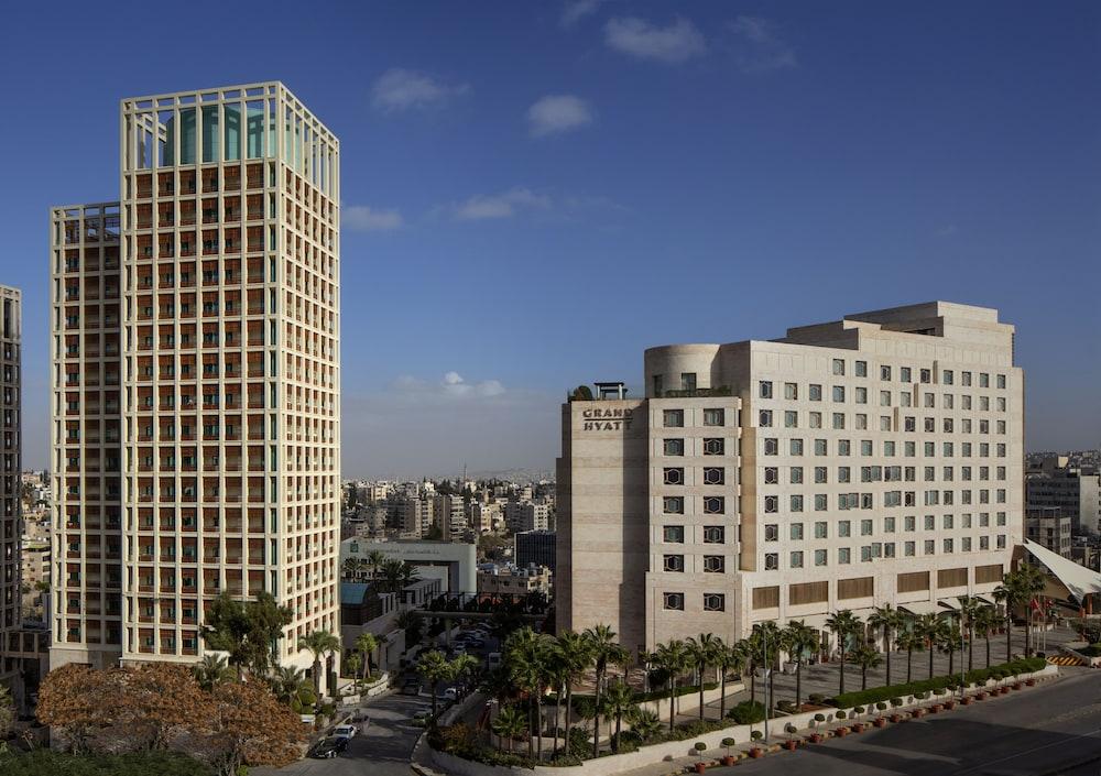 Grand Hyatt 16144 — 5