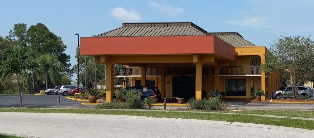 SureStay Hotel by Best Western St. Pete Clearwater Airport — 7