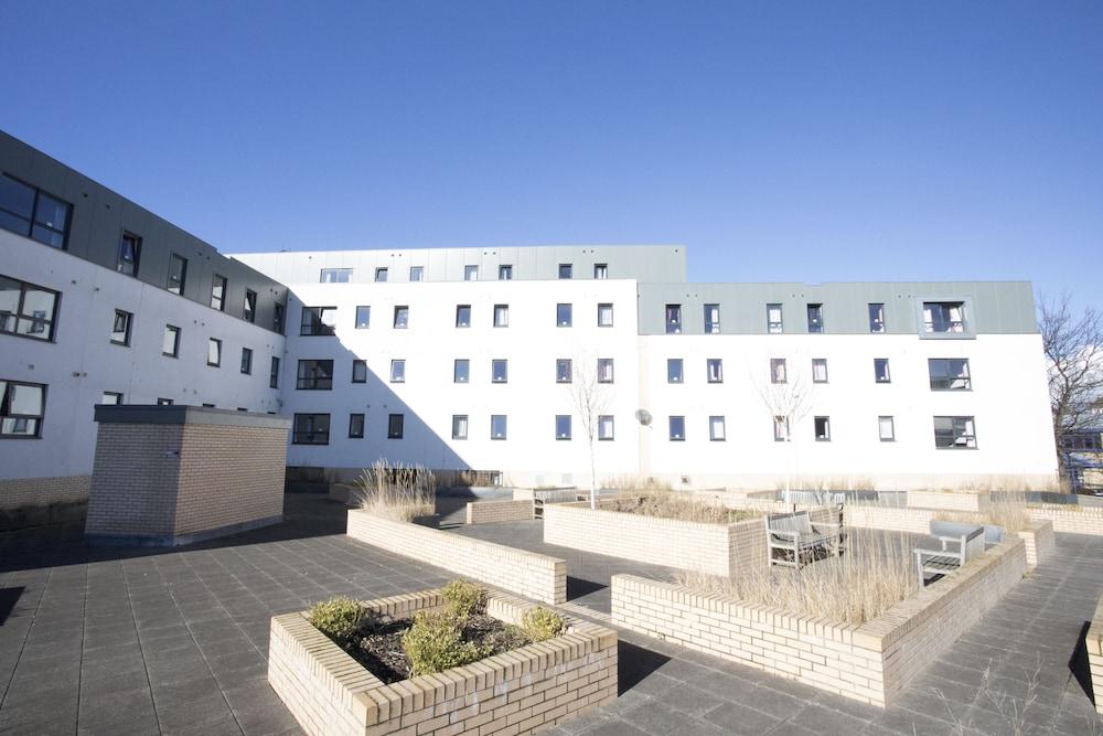Beaverbank Place - Campus Residence