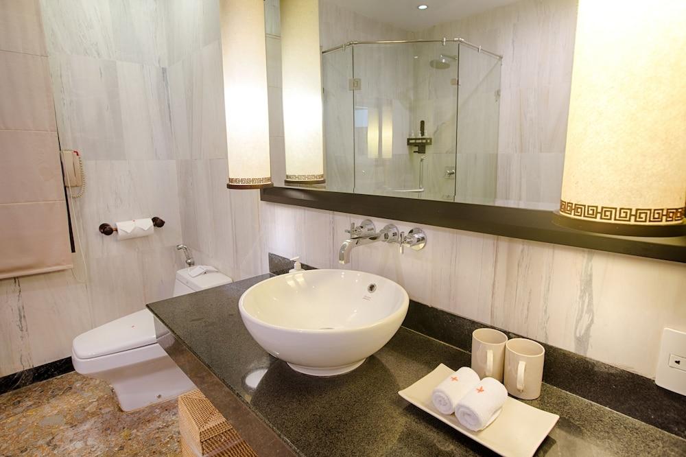 Lapochine Beach Resort 1076208 — 7
