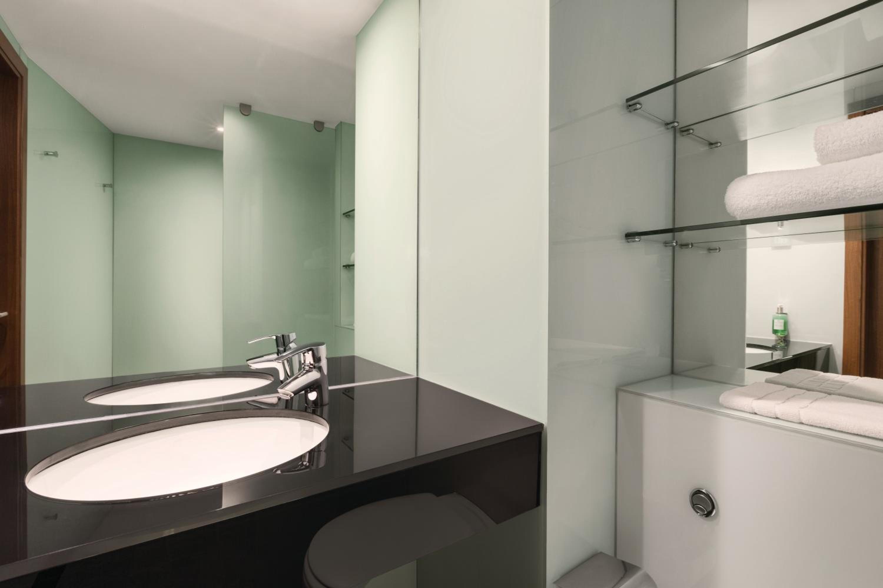 Ramada Encore by Wyndham Leicester City Centre — 10