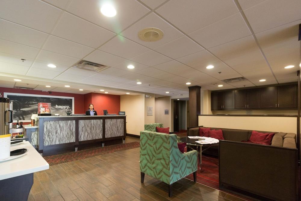 Hampton Inn Columbus South — 5