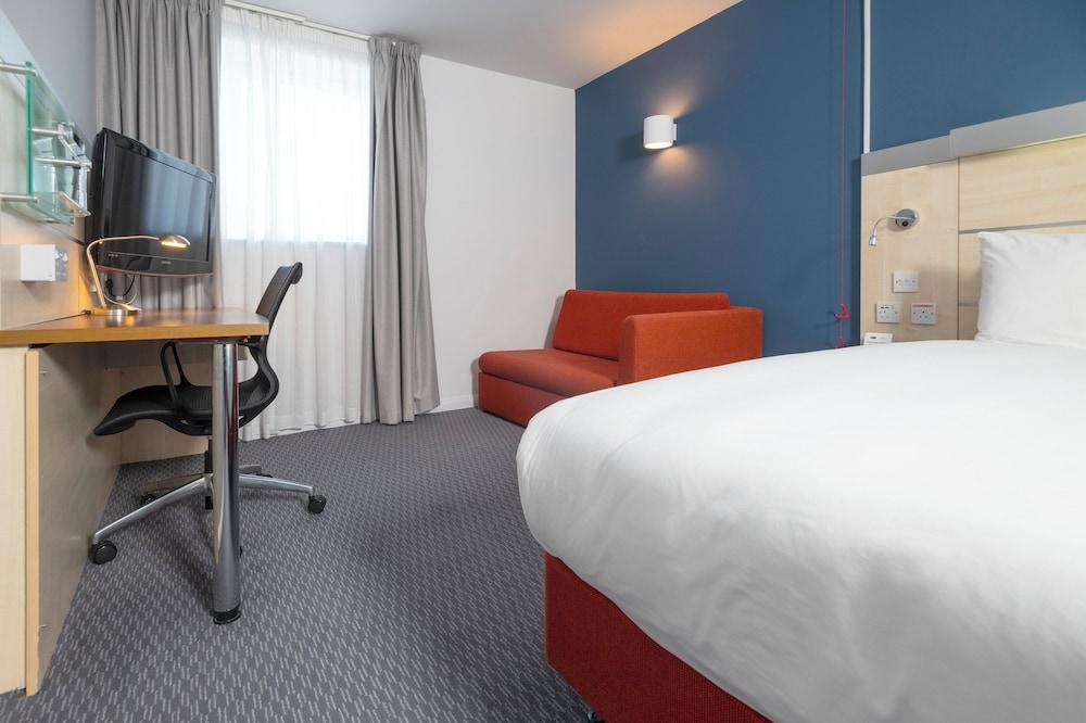 Holiday Inn Express SWINDON CITY CENTRE — 9