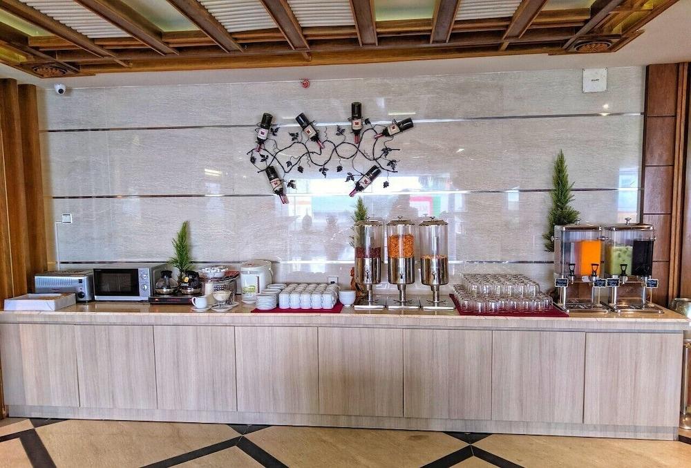 Holiday One Hotel — 8