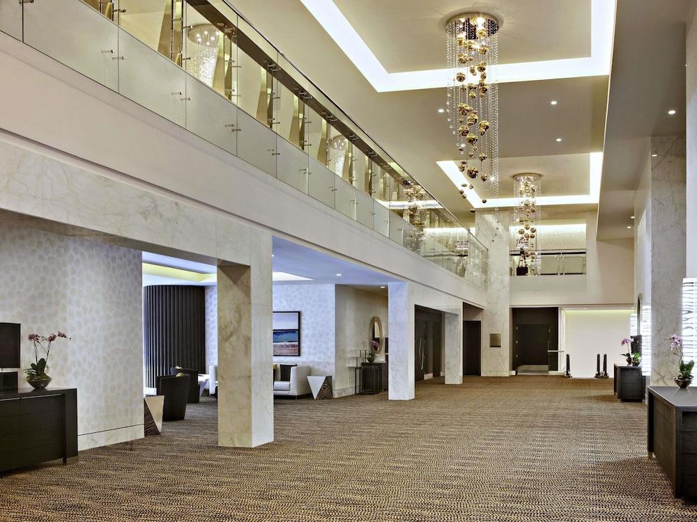 Sofitel Abu Dhabi Corniche — 8