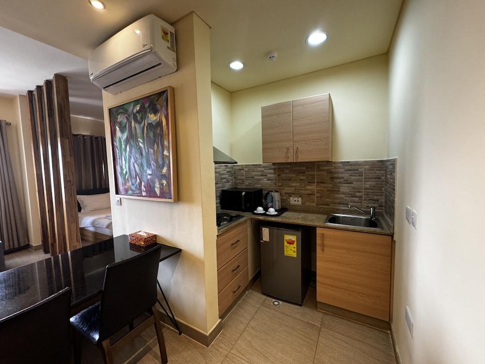 Roots Hotel Apartment 1196238 — 10