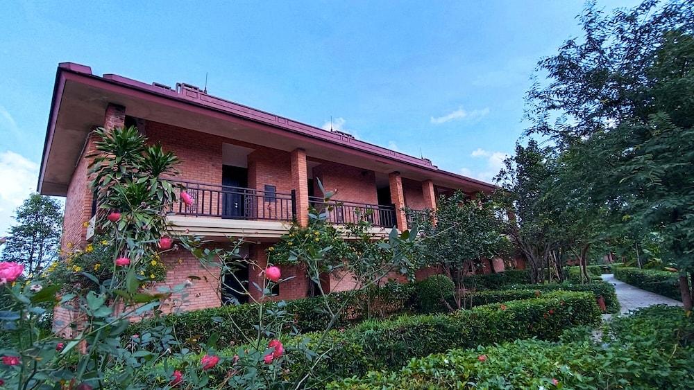 Hue Riverside Boutique Resort