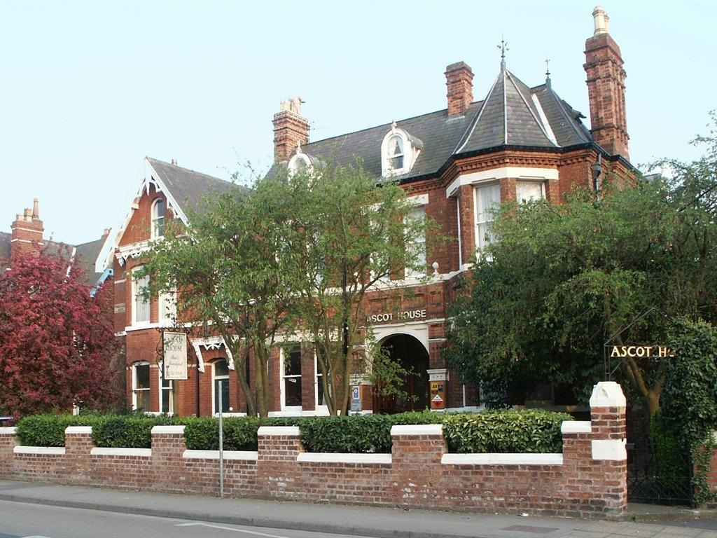 Ascot House — 2