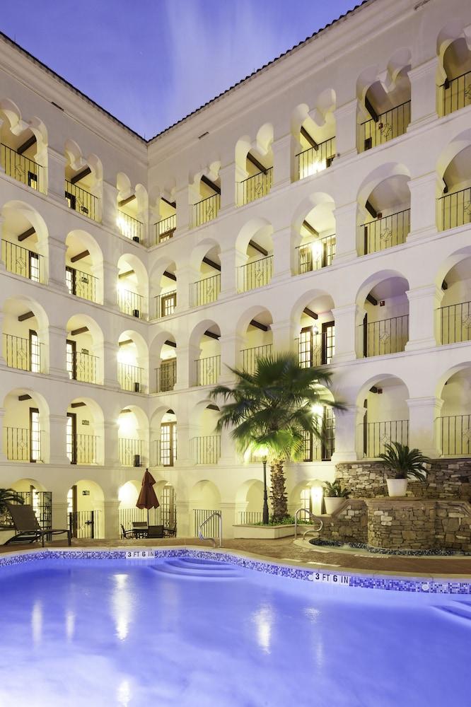 Doubletree By Hilton Austin — 2