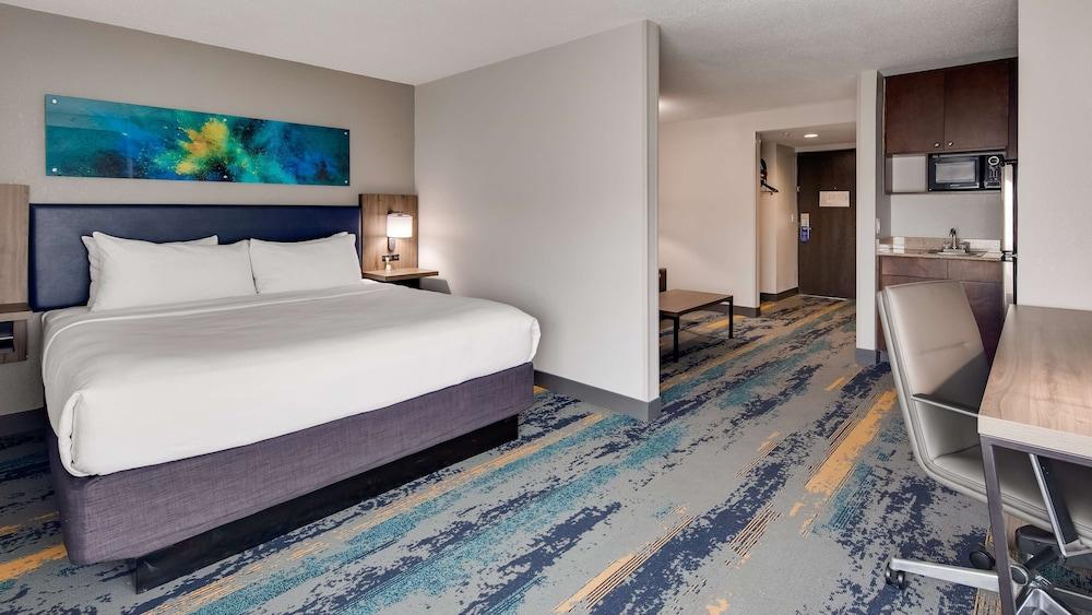 Best Western Plus Augusta North Inn & Suites — 9
