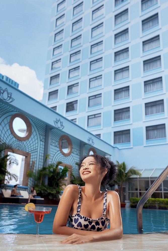 Sheraton Saigon Grand Opera Hotel — 3