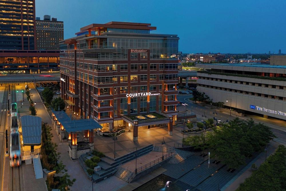 Courtyard Buffalo Downtown / Canalside — 2