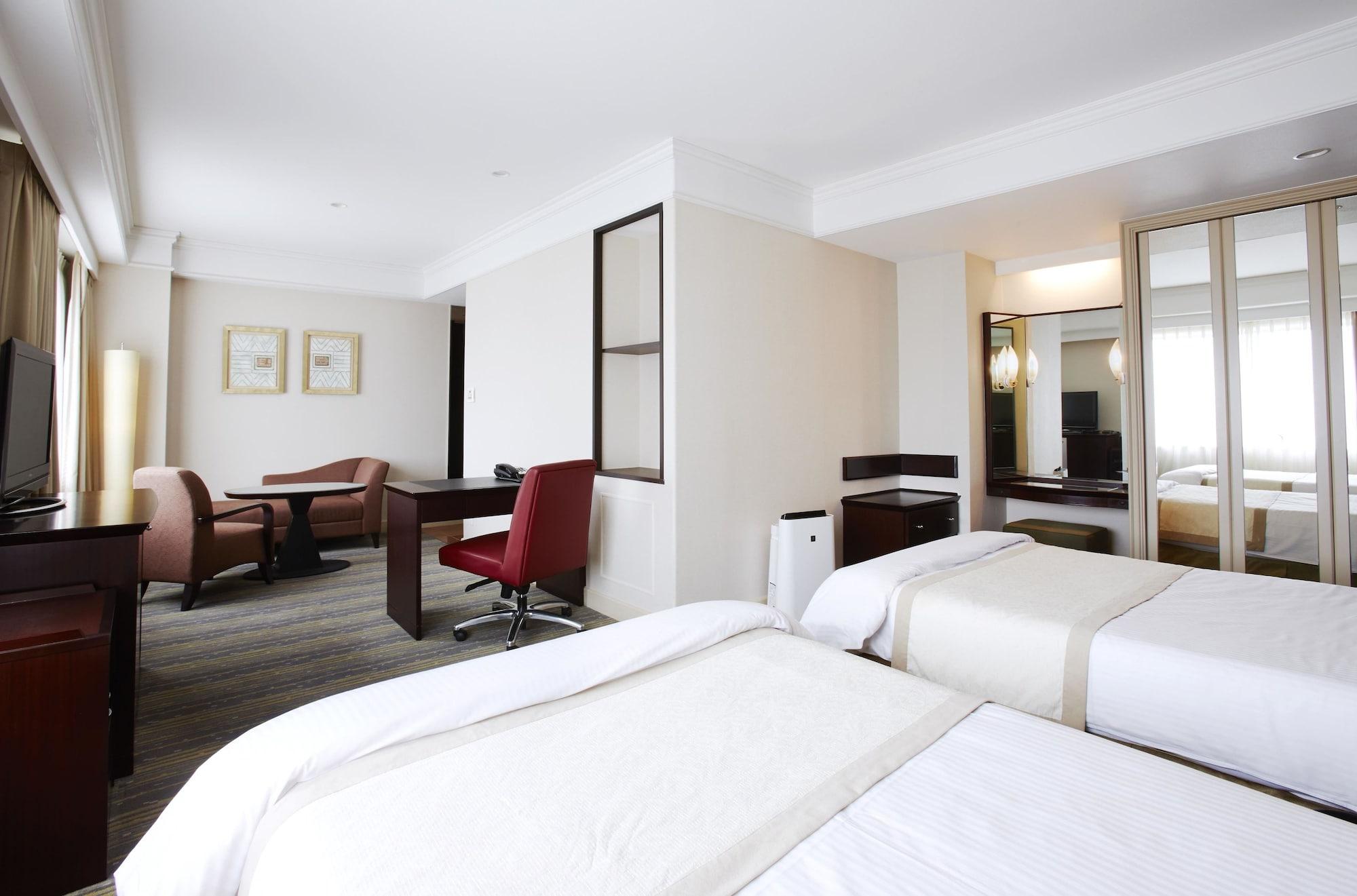 ROYAL PARK HOTEL 76884 — 10