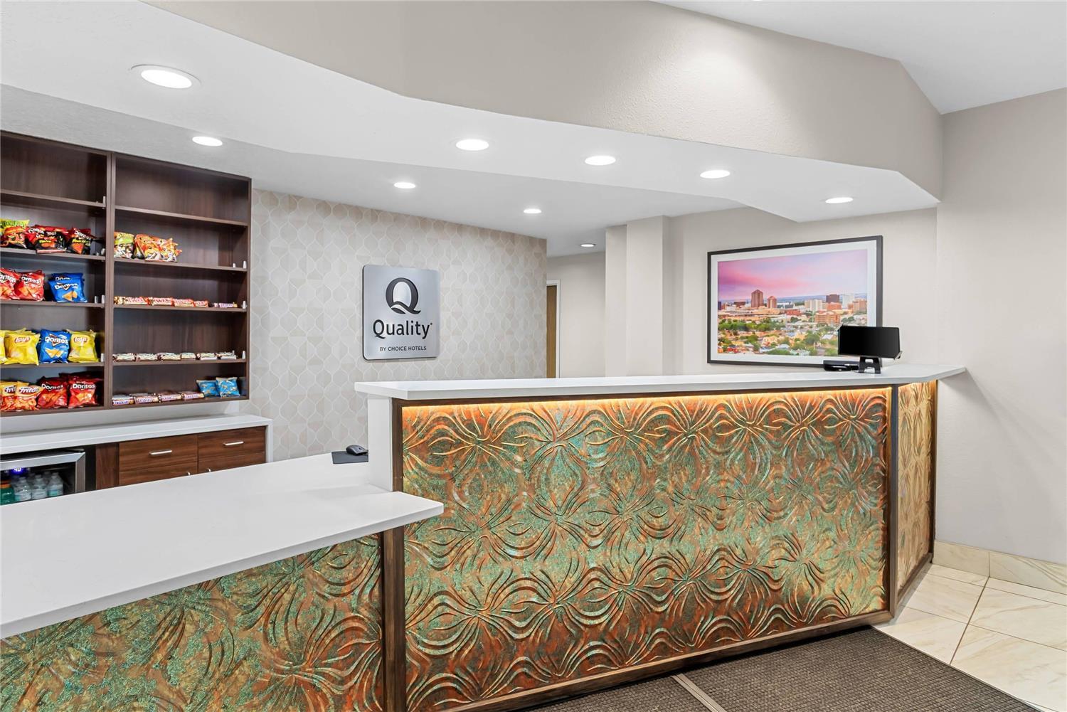 Quality Inn & Suites Sunport Airport Albuquerque — 8