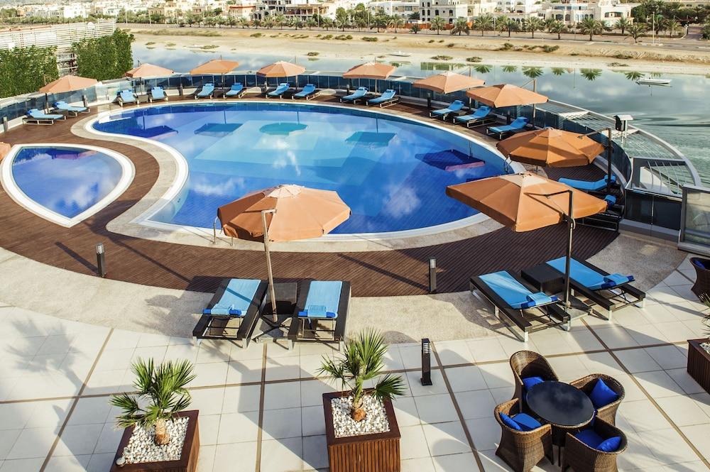 Ibis Abu Dhabi Gate Hotel — 3