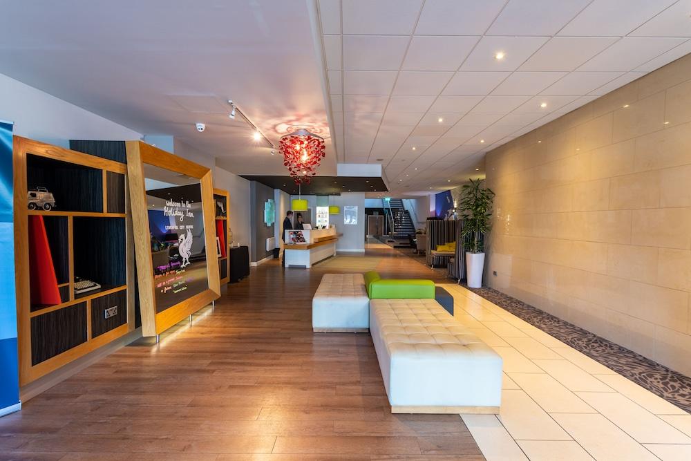 HOLIDAY INN LIVERPOOL — 8