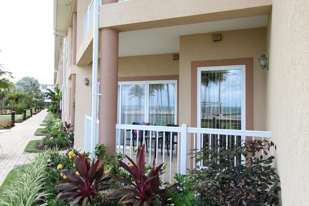 Holiday Inn Resort Grand Cayman, an IHG Hotel — 3
