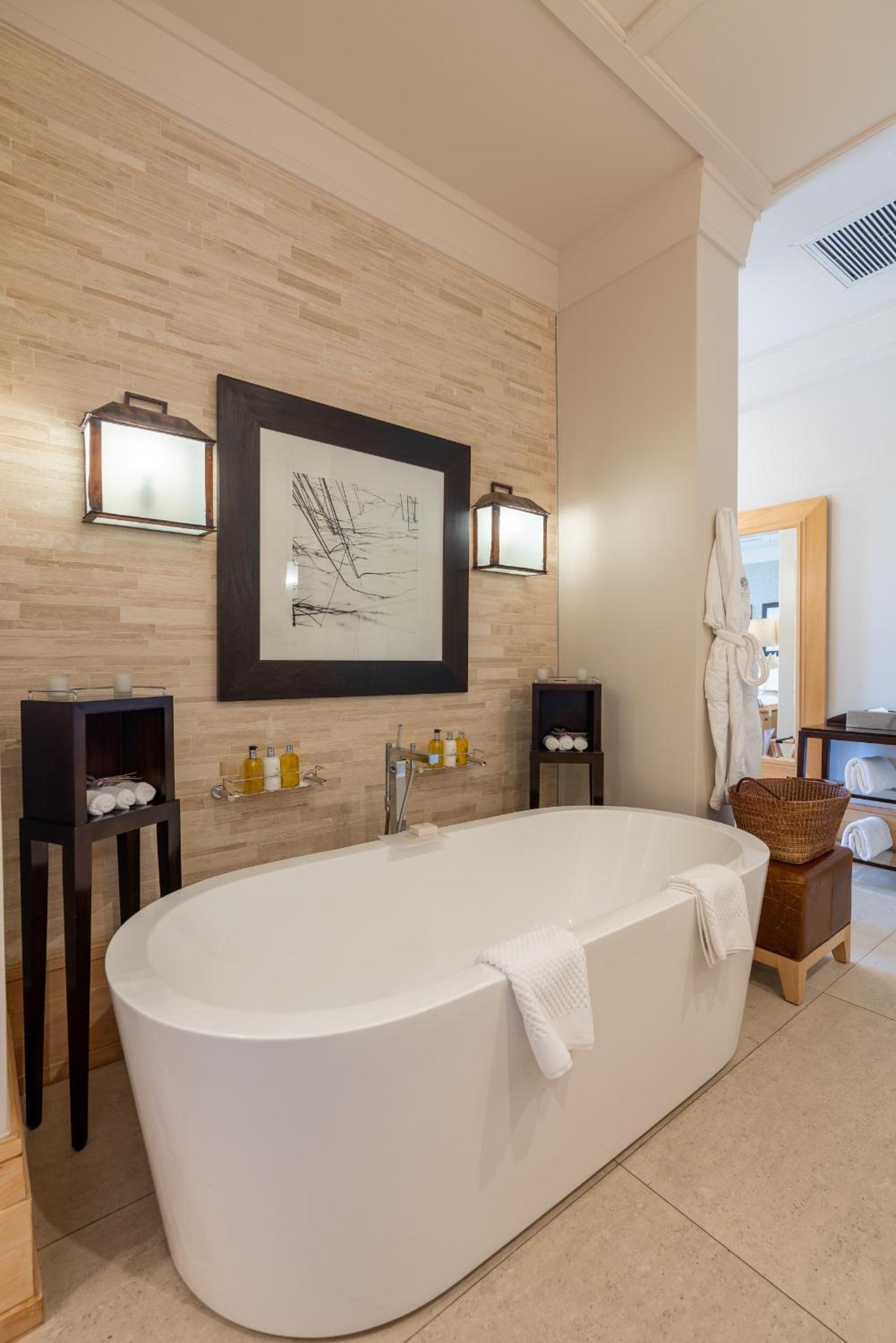 THE SAXON BOUTIQUE HOTEL & SPA — 9