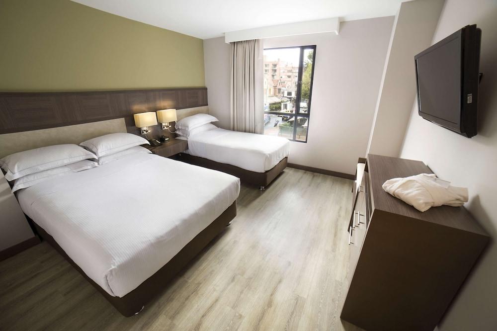 Embassy Suites by Hilton Bogota Rosales — 9