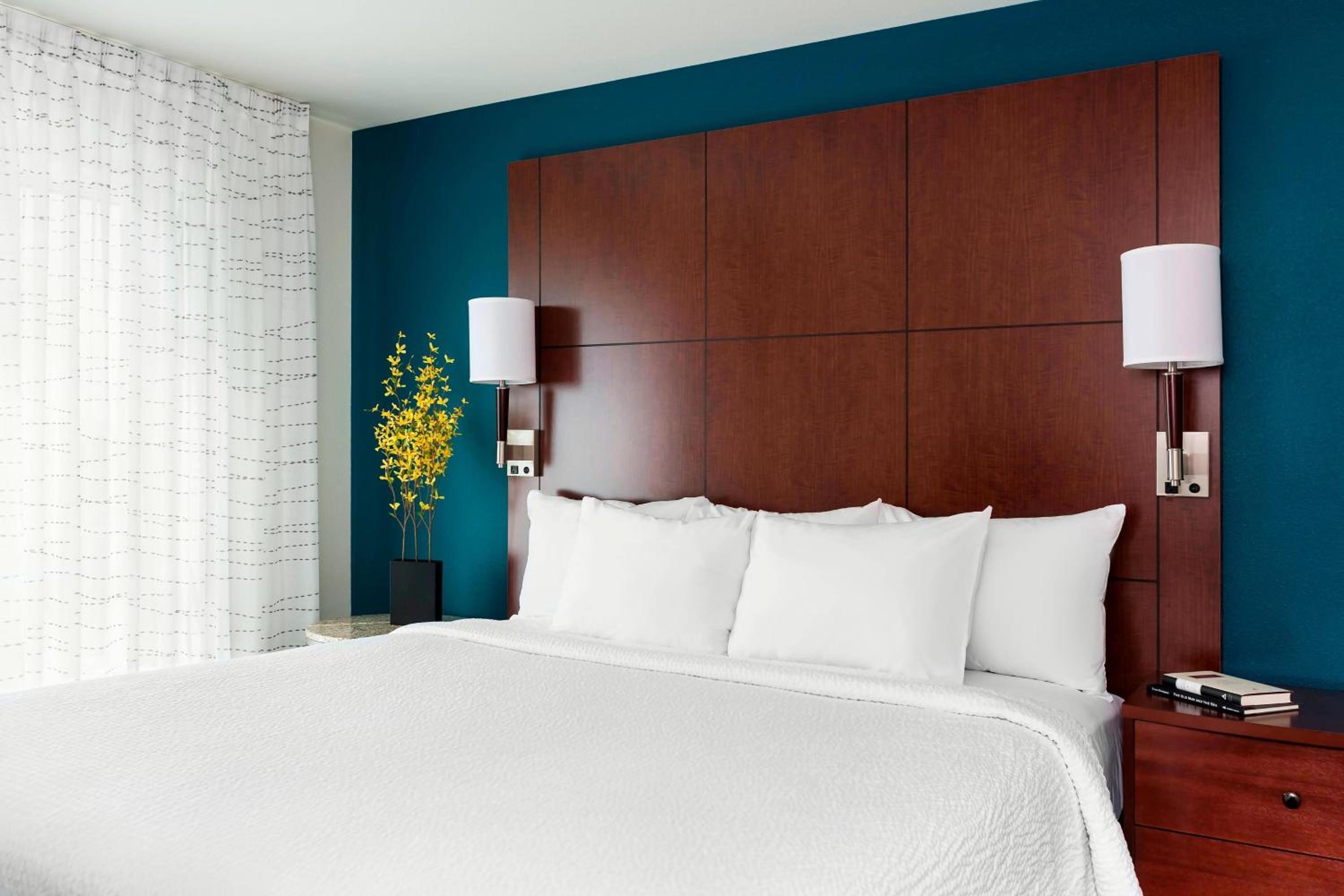 RESIDENCE INN FARGO — 6