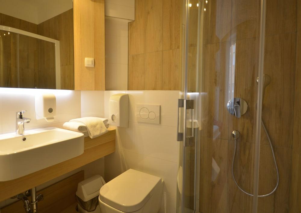 Emonec Hotel 940435 — 6