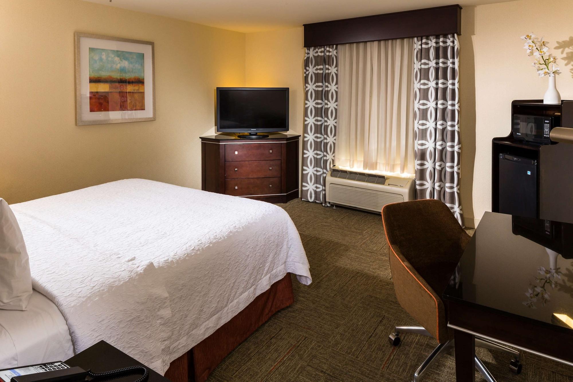 Hampton Inn & Suites Las Vegas South — 4