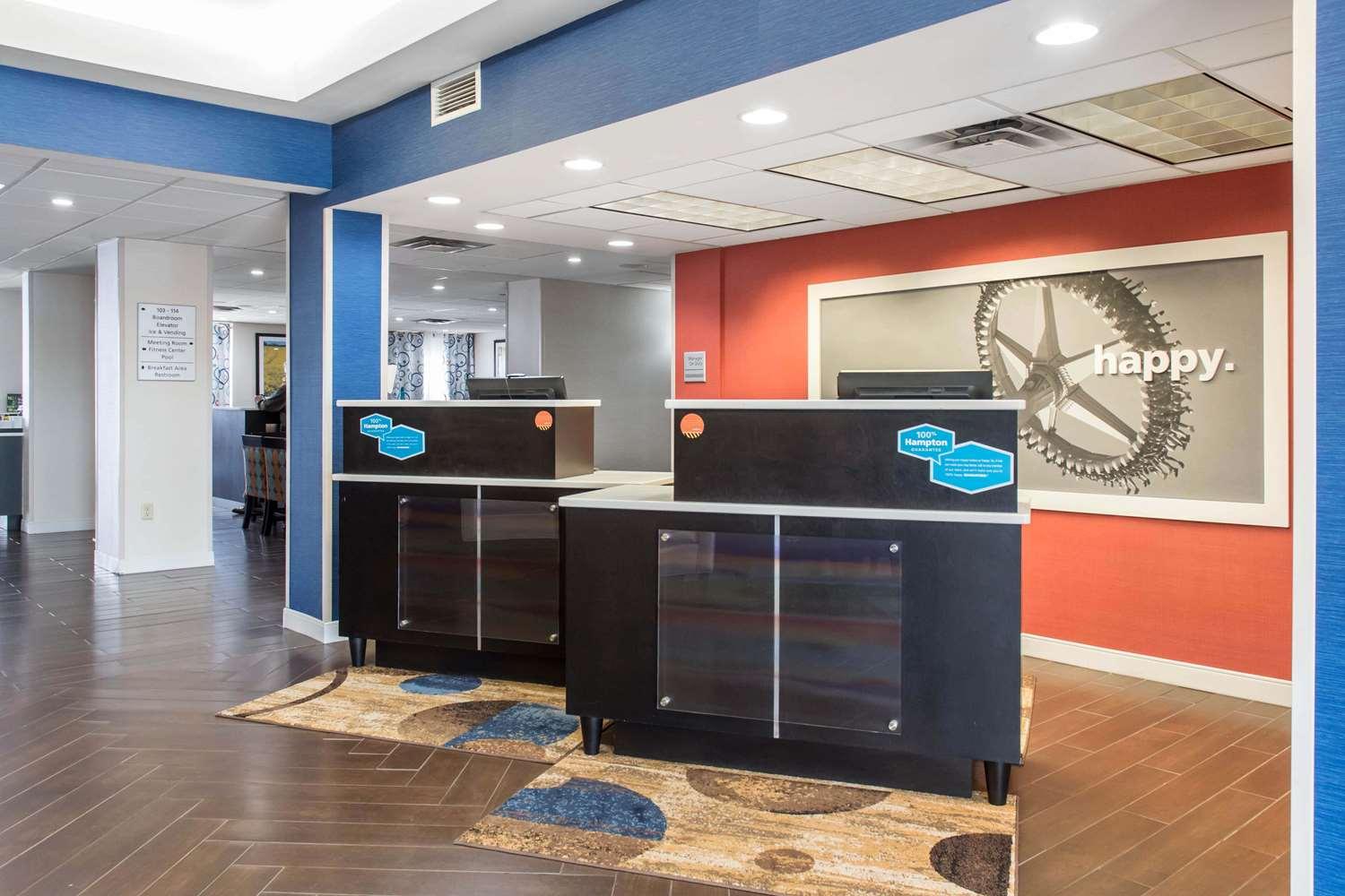 Hampton Inn Douglas — 8