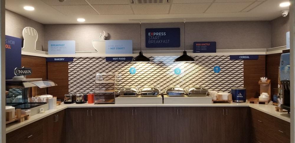 Holiday Inn Express Indiana, PA — 6