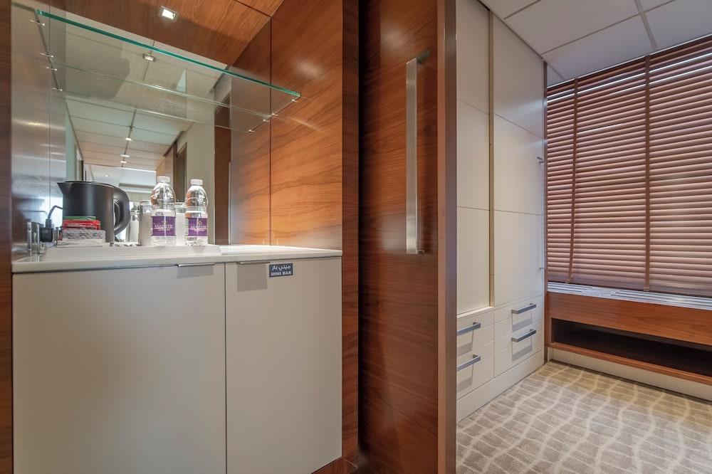 Majestic Premier Hotel Bur Dubai — 10