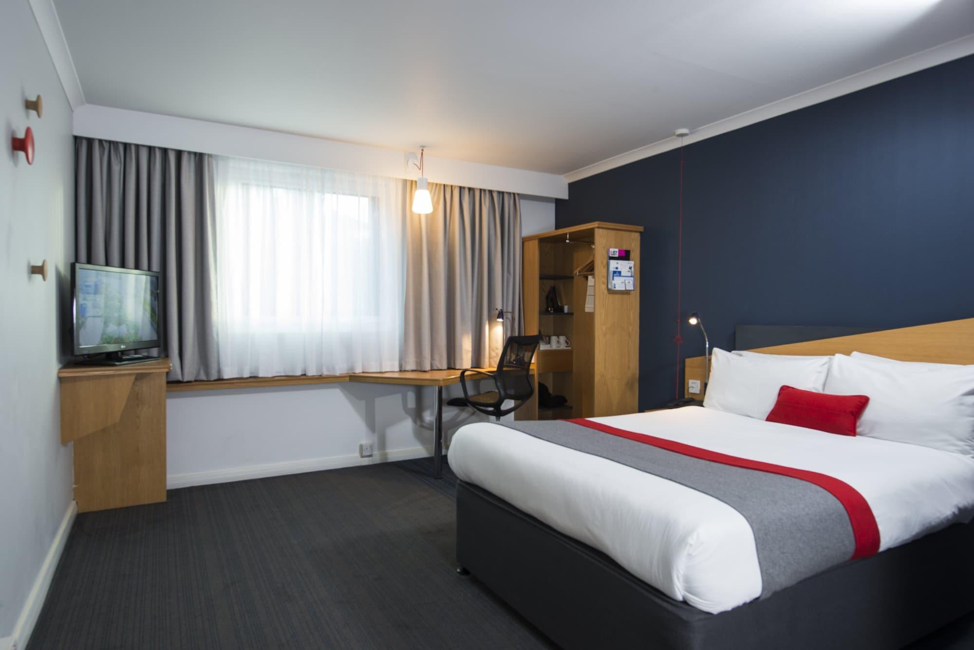 Holiday Inn Express Manchester - Salford Quays — 7