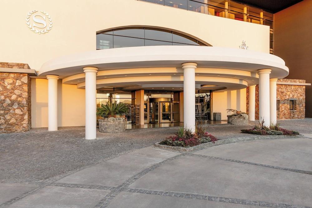 Sheraton Colonia Golf and Spa Resort