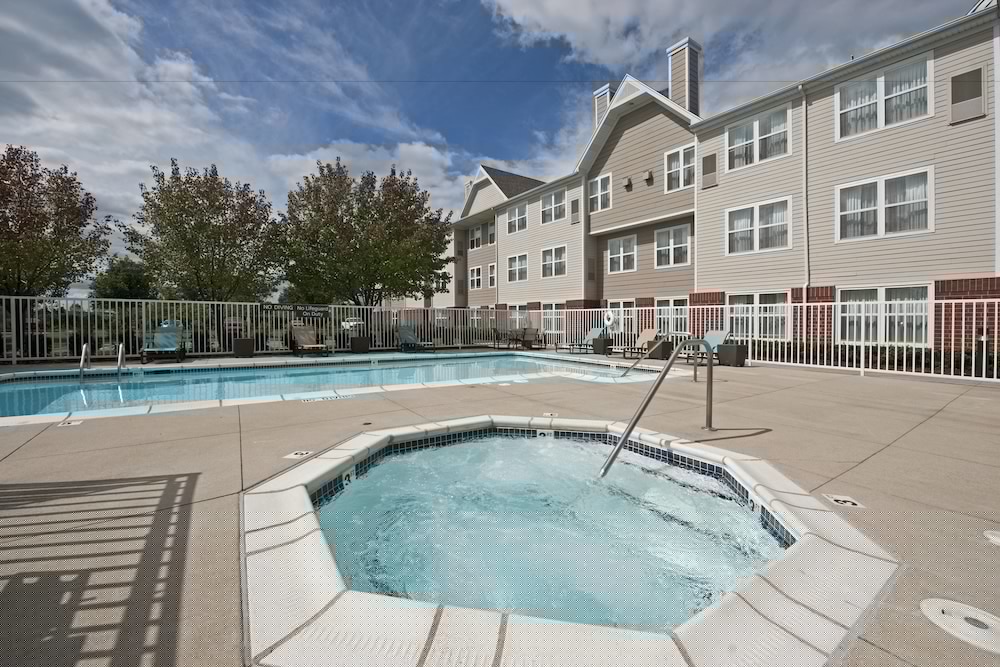Residence Inn Grand Rapids West — 3