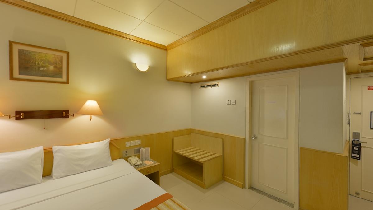 Grand Astoria Hotel — 6
