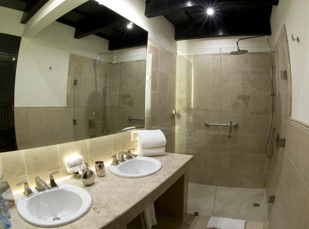 Pensativo House Hotel(formerly Casa Rosal Hotel Boutique) 1200218 — 6