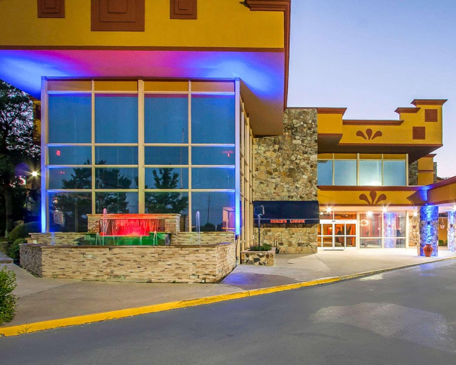 Clarion Inn & Suites University Center — 2
