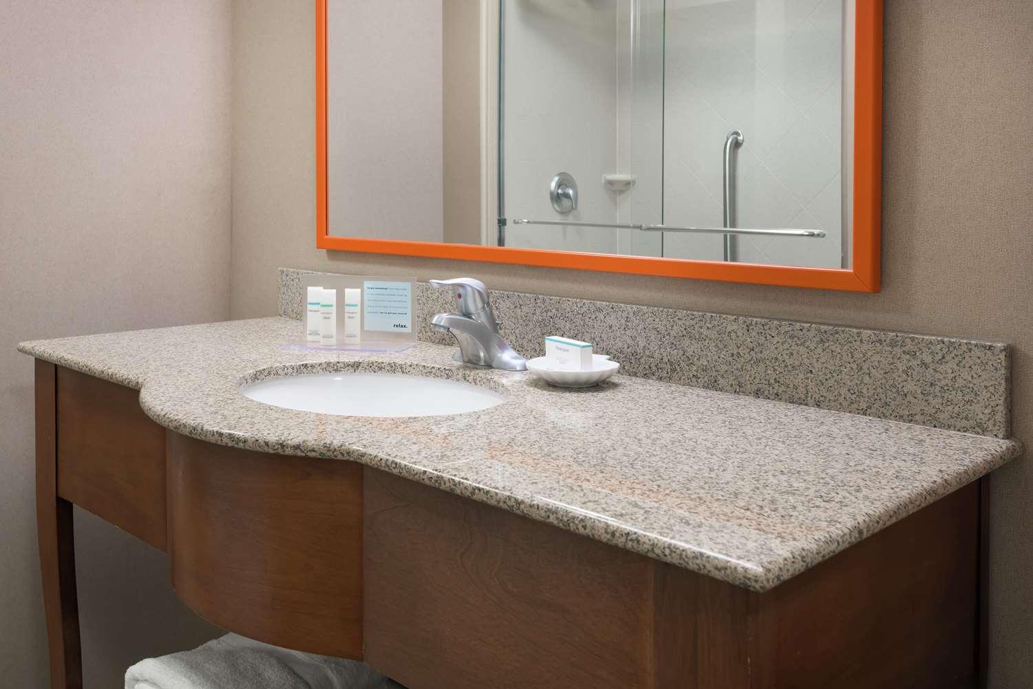 Hampton Inn Springfield South Enfield — 2