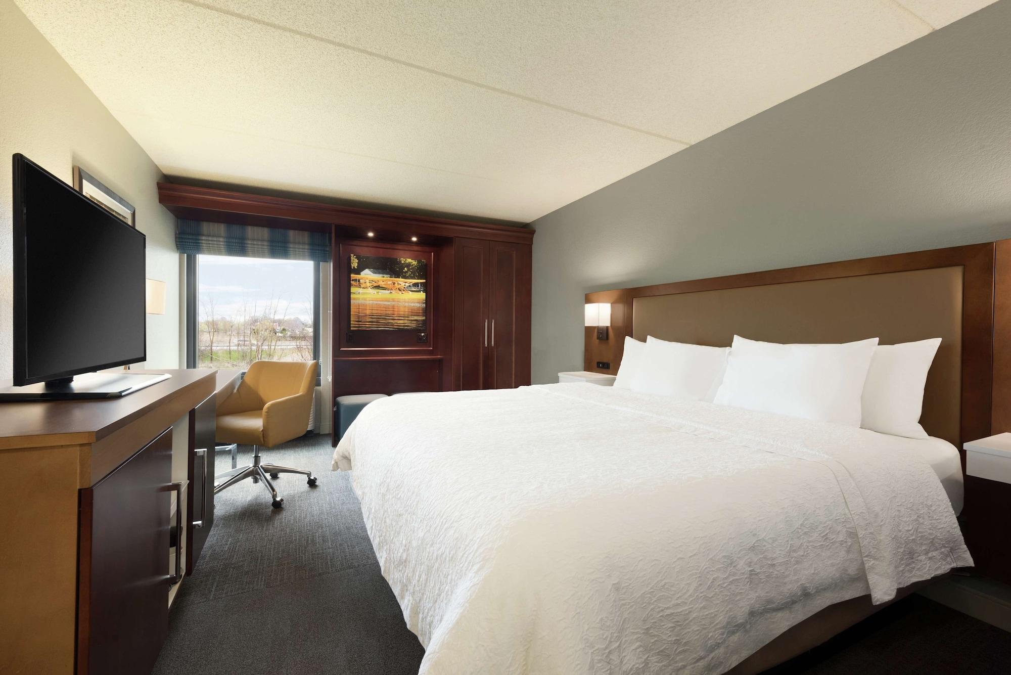 Hampton Inn Appleton-Fox River Mall Area — 7