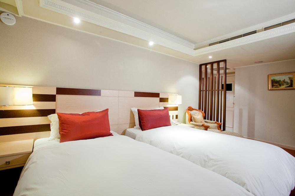 Charming Castle Hotel Taipei 885055 — 4