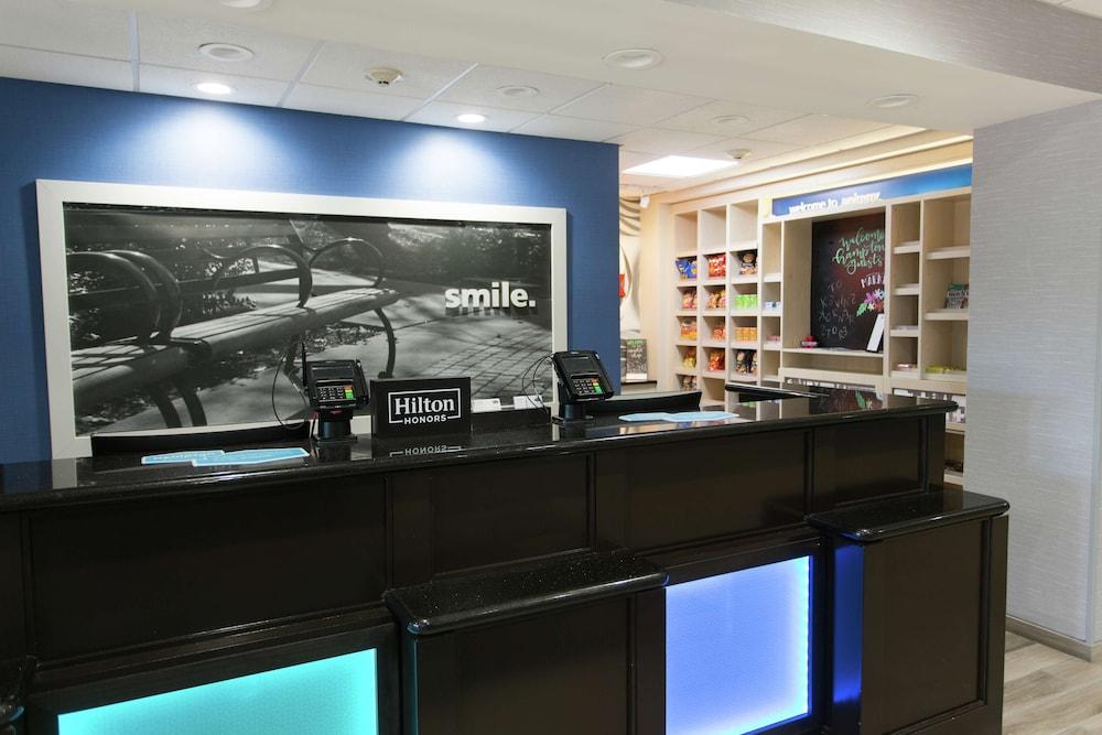 Hampton Inn Suites Ankeny — 10
