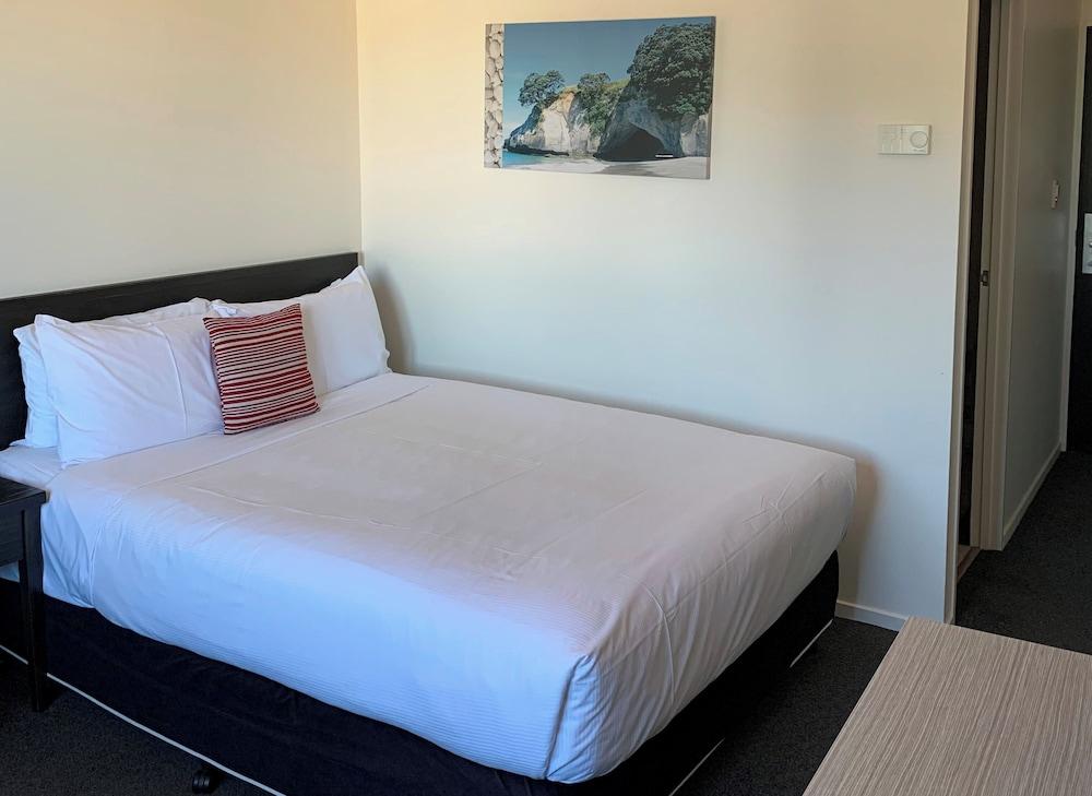 Distinction New Plymouth Hotel and Convention Centre 92612 — 10