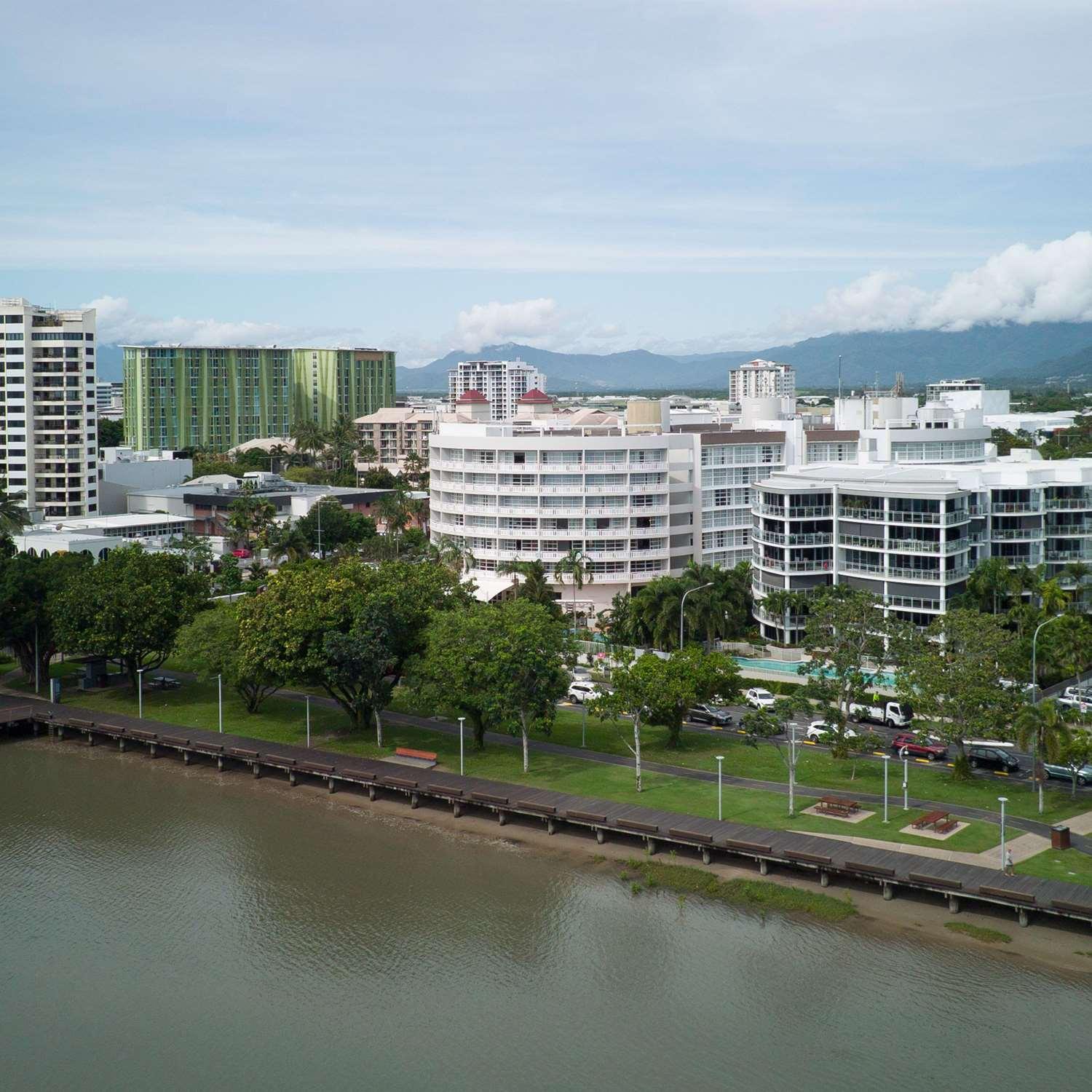 DoubleTree by Hilton Hotel Cairns — 5