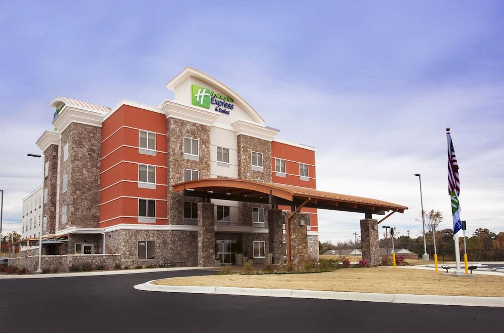 Holiday Inn Express and Suites Hot Springs — 2